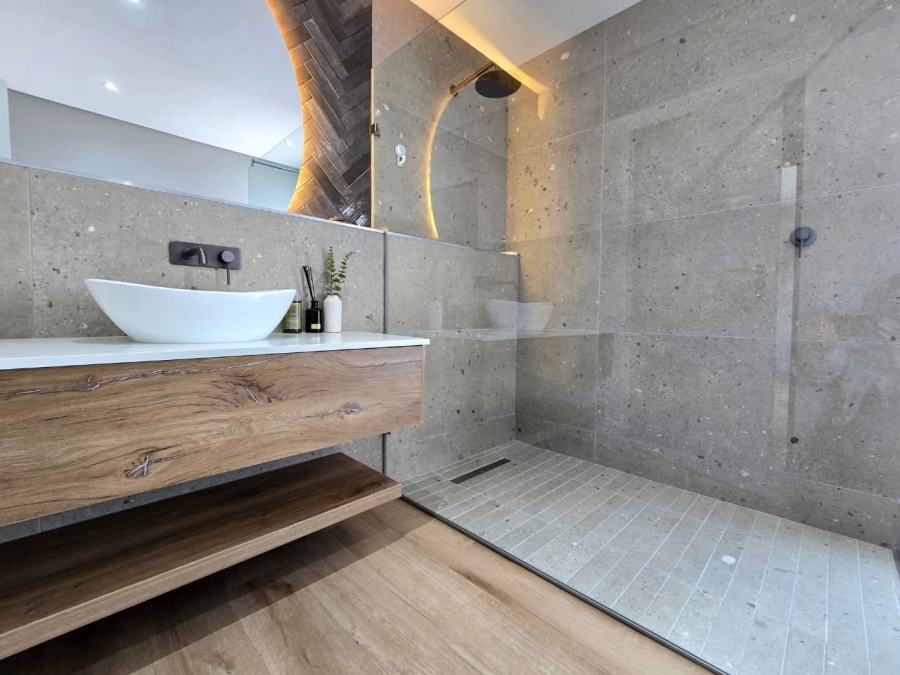 4 Bedroom Property for Sale in Outeniqua Strand Western Cape